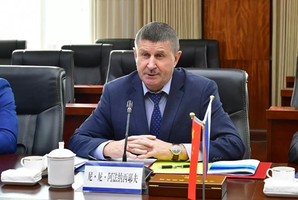 刘金波会见俄罗斯滨海边疆区内务局局长阿法纳西耶夫和萨哈共和国内务